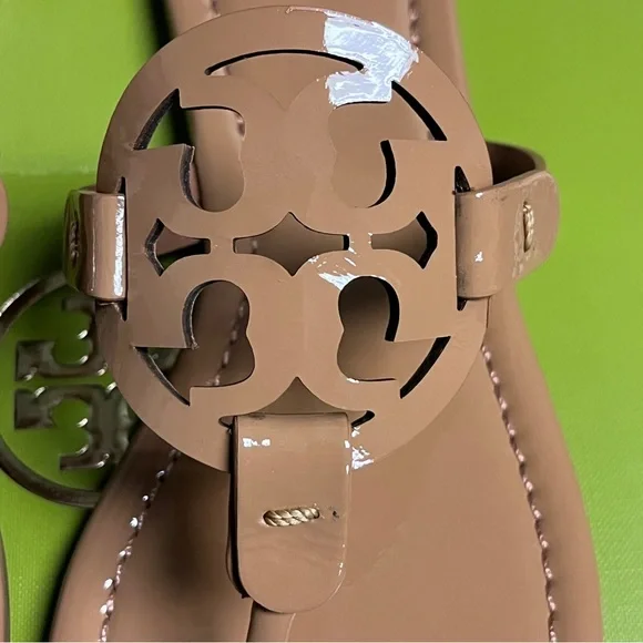 Tory Burch Women’s Miller Sandals Patent Leather Size 7 US - Picture 3 of 13